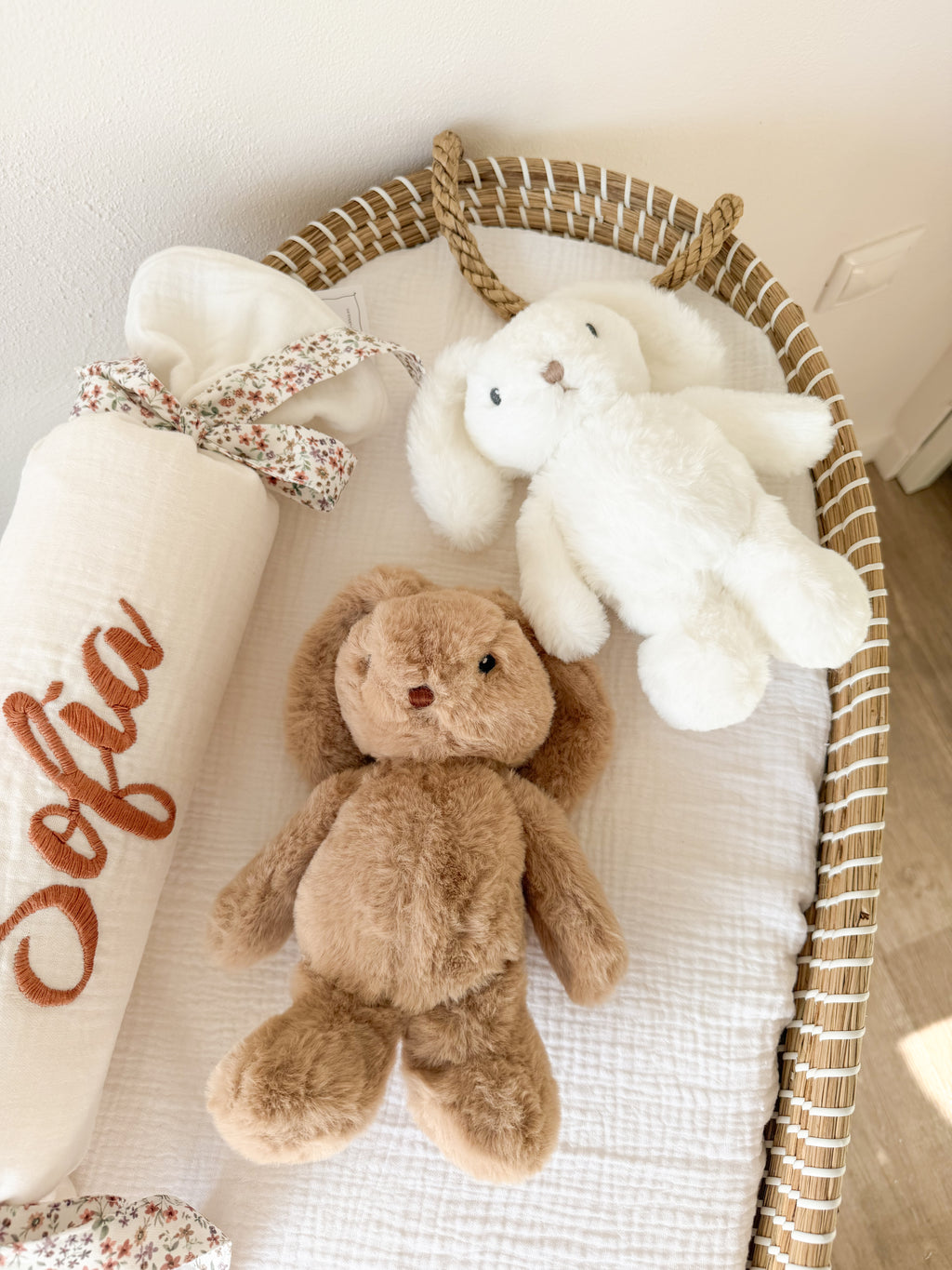 Peluche conejo blanco con cuello personalizado