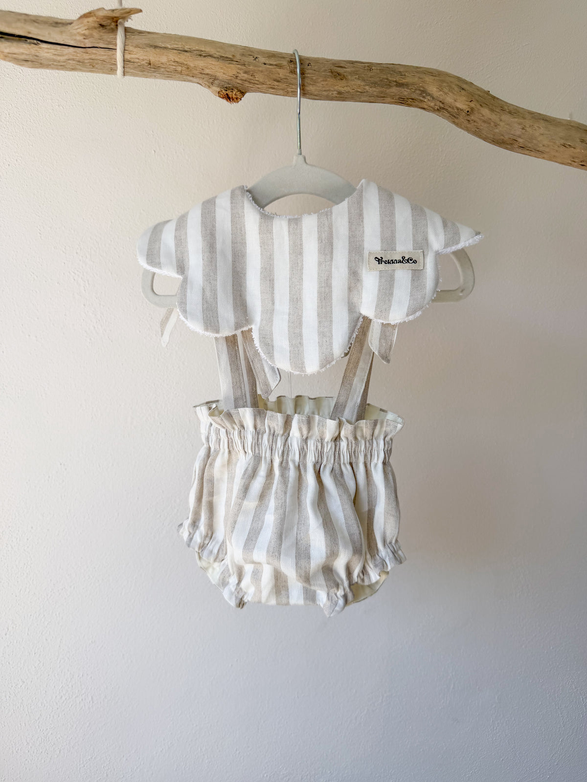 Cubrepañal con tirantes personalizado