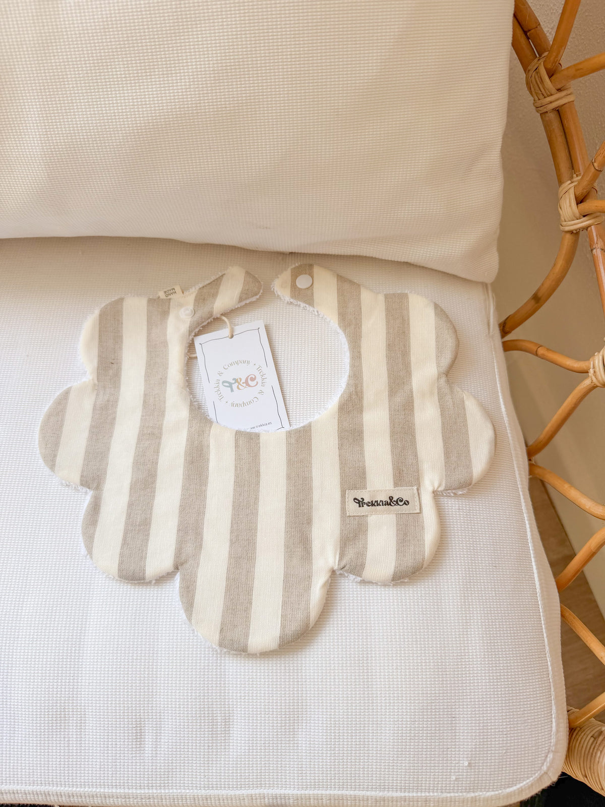 Babero Rayas Beige y Camel