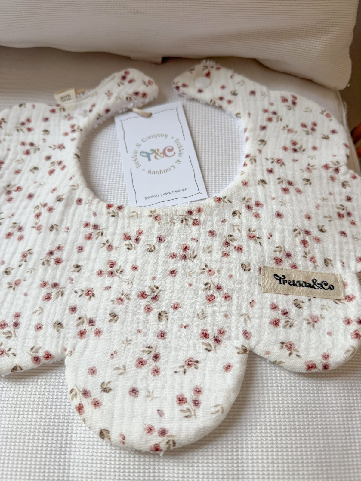Babero Liberty Burdeos y Rosa