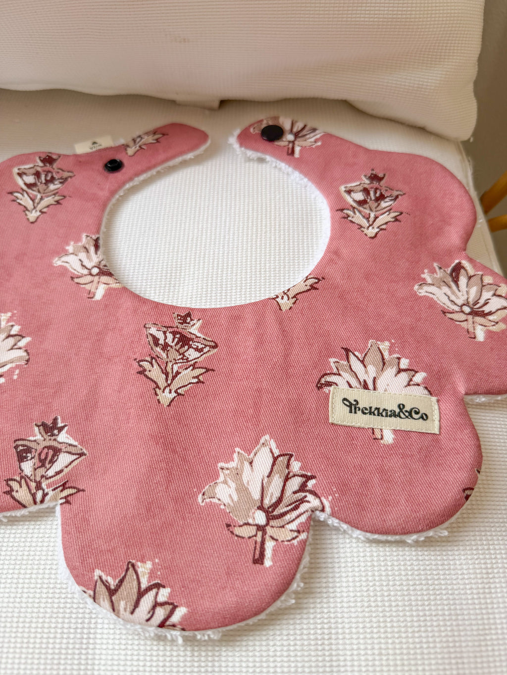 Light Wine Eastern Bib