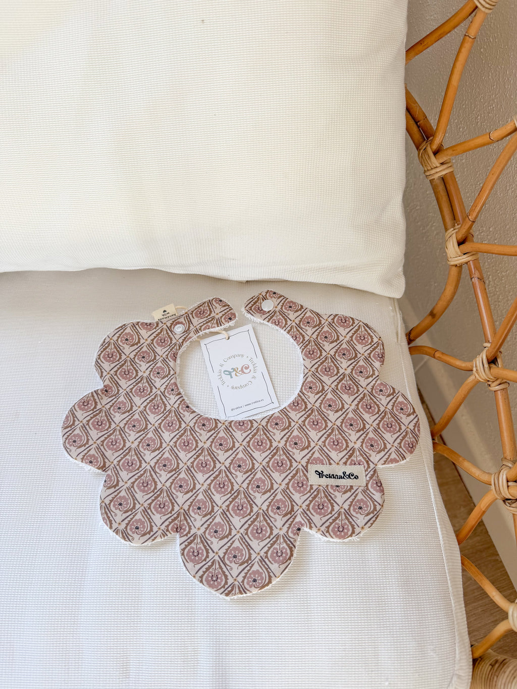 Oriental Powder Pink Bib