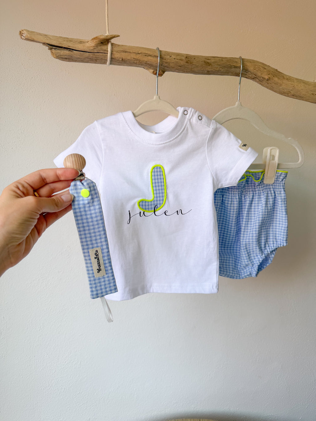 Conjunto camiseta y cubrepañal personalizado
