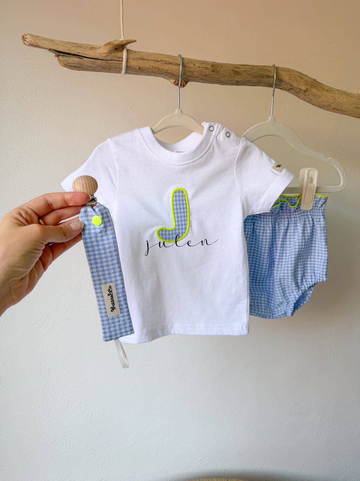 Conjunto camiseta y cubrepañal personalizado