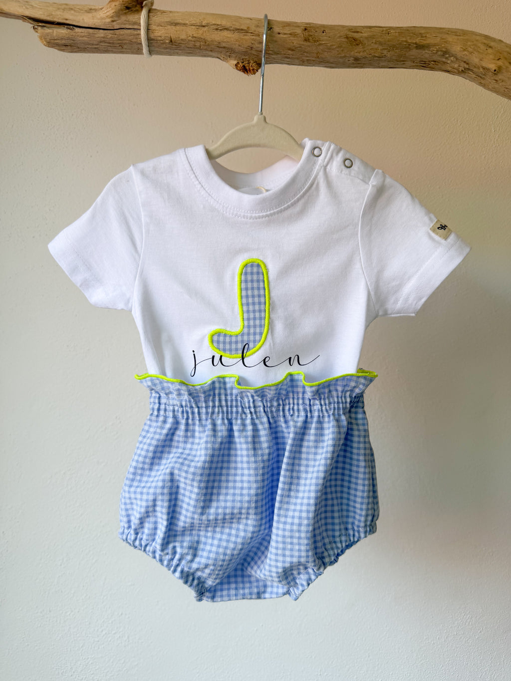 Conjunto camiseta y cubrepañal personalizado