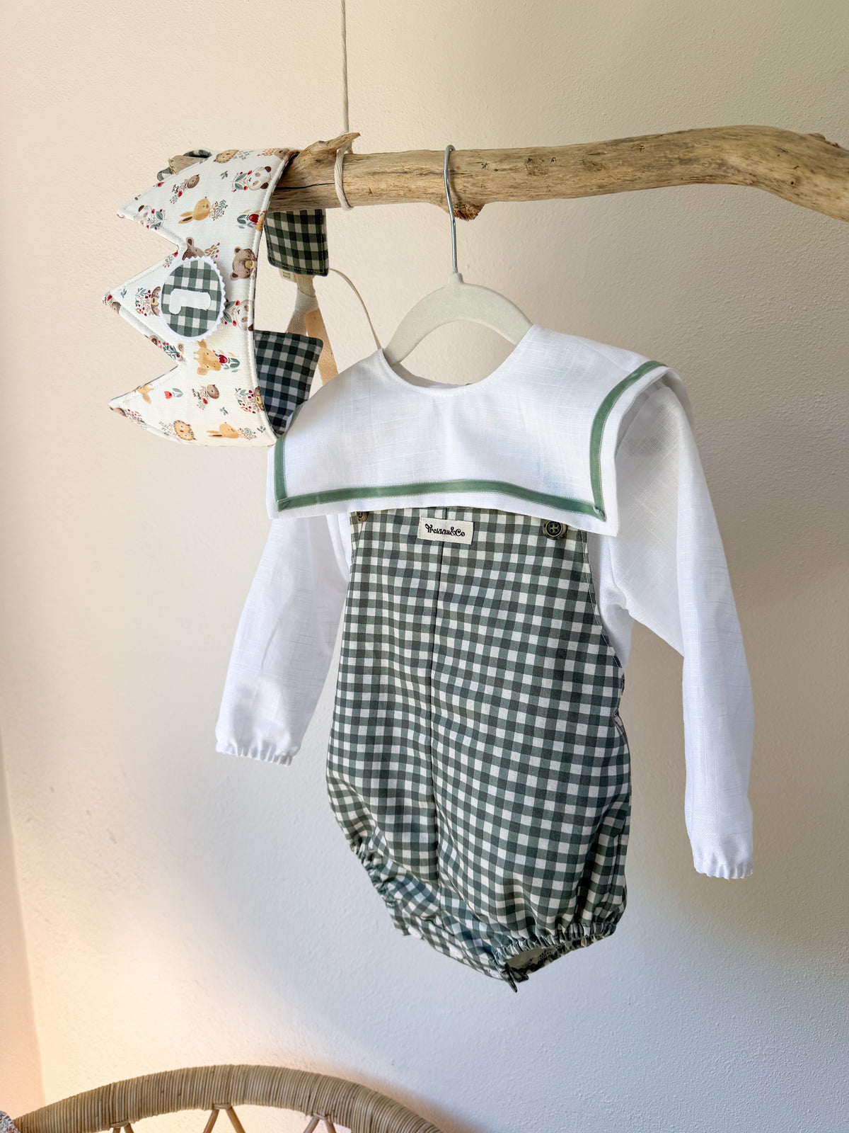 Conjunto cumpleaños corona, peto y blusa marinera
